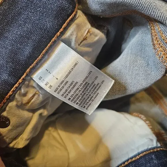 American Eagle Outfitters AEO Midi Jean Shorts Super Super Stretch Size 2 - Picture 8 of 8